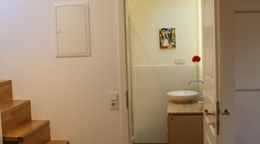 [:de]Blick in das Bad [:en]View into the bathroom [:ru]Глядя в ванную комнату